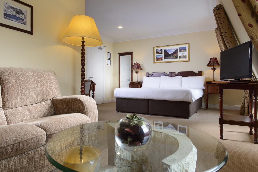 Mcsweeney Arms Hotel Killarney Exterior photo